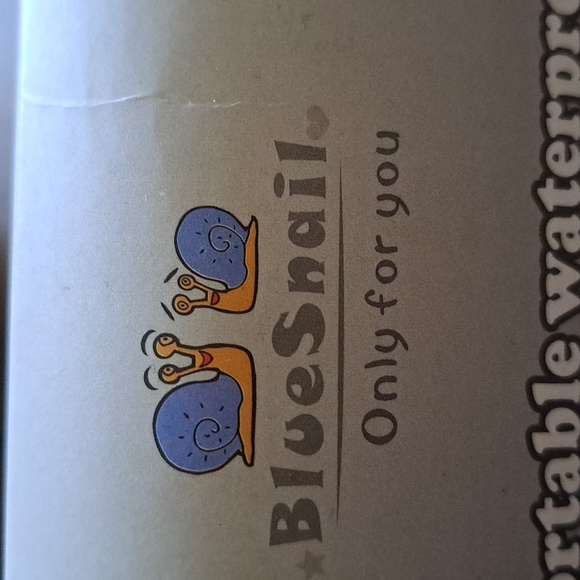 BlueSnail portable waterfroot changing pad. - Picture 3 of 6